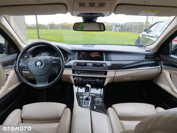 BMW Seria 5 530d xDrive Luxury Line - 30
