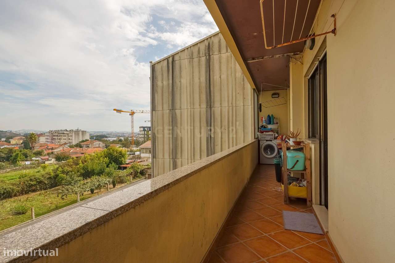 Apartamento T3 em Aguas Santas com Suite e garagem-16