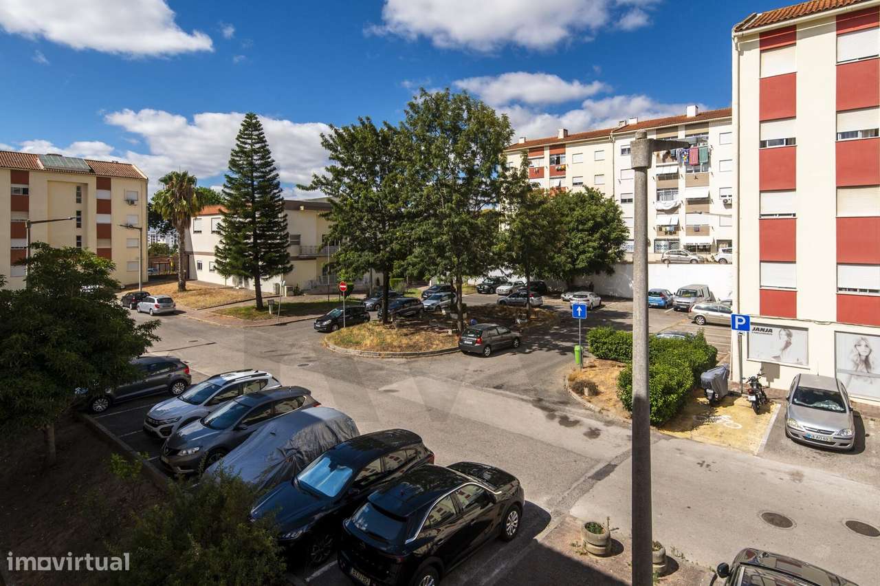 Apartamento T2 com Varanda e Arrecadação, Póvoa de Santa Iria, Vila Fr-16