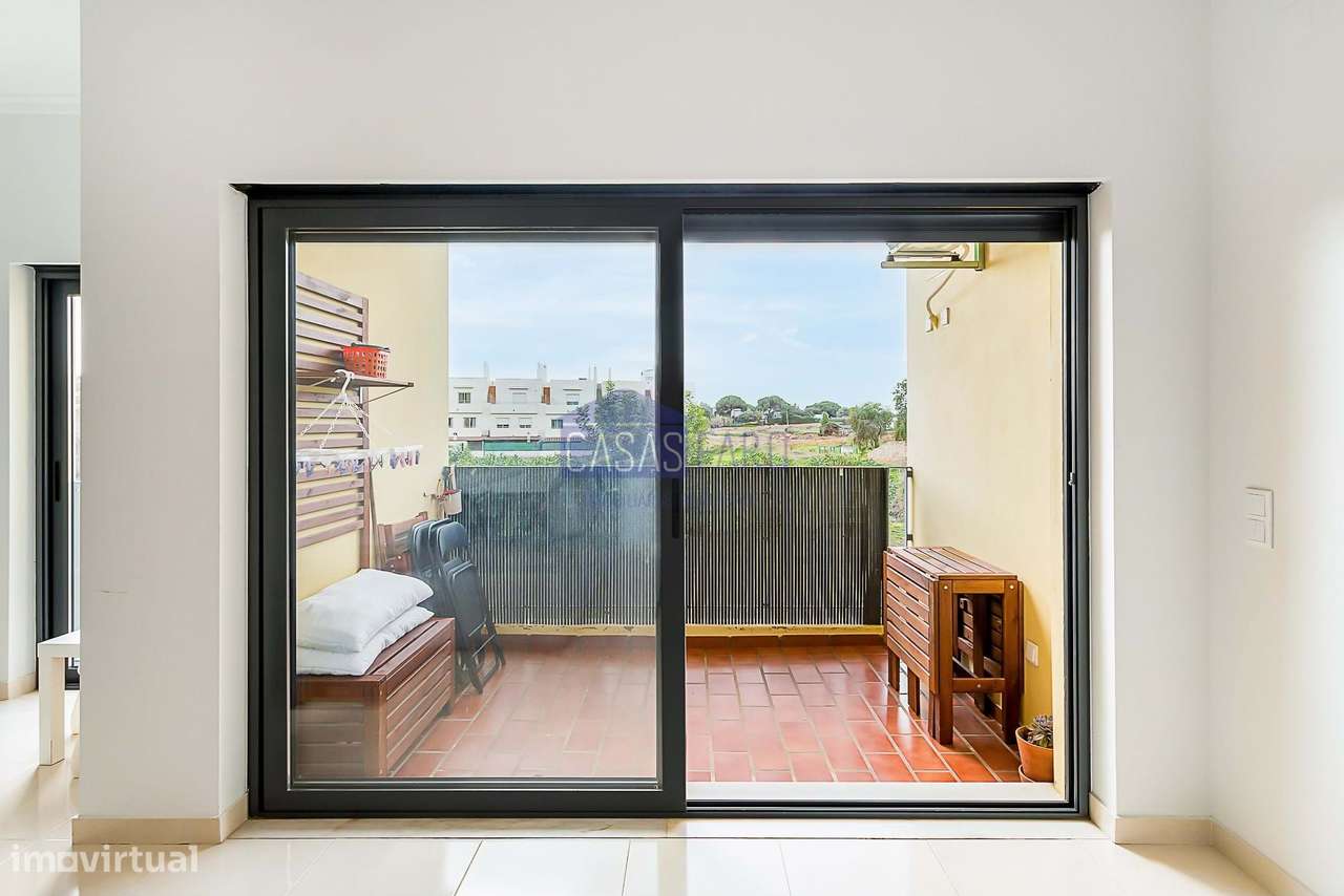 Apartamento T3 semi-novo nos arredores de Olhão na Zona Alta com estac-10