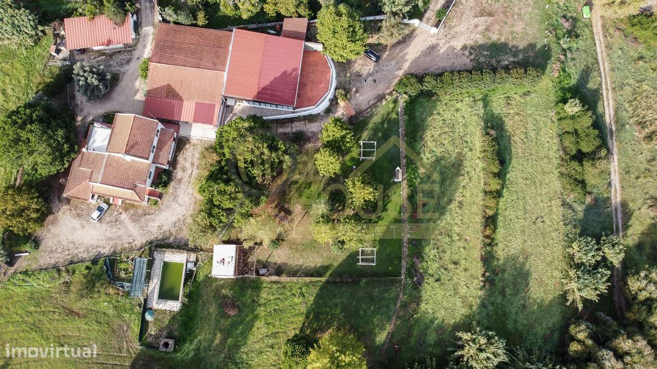 Quinta com Moradia, piscina e área para Loft com vista frontal para o - Grande imagem: 5/57