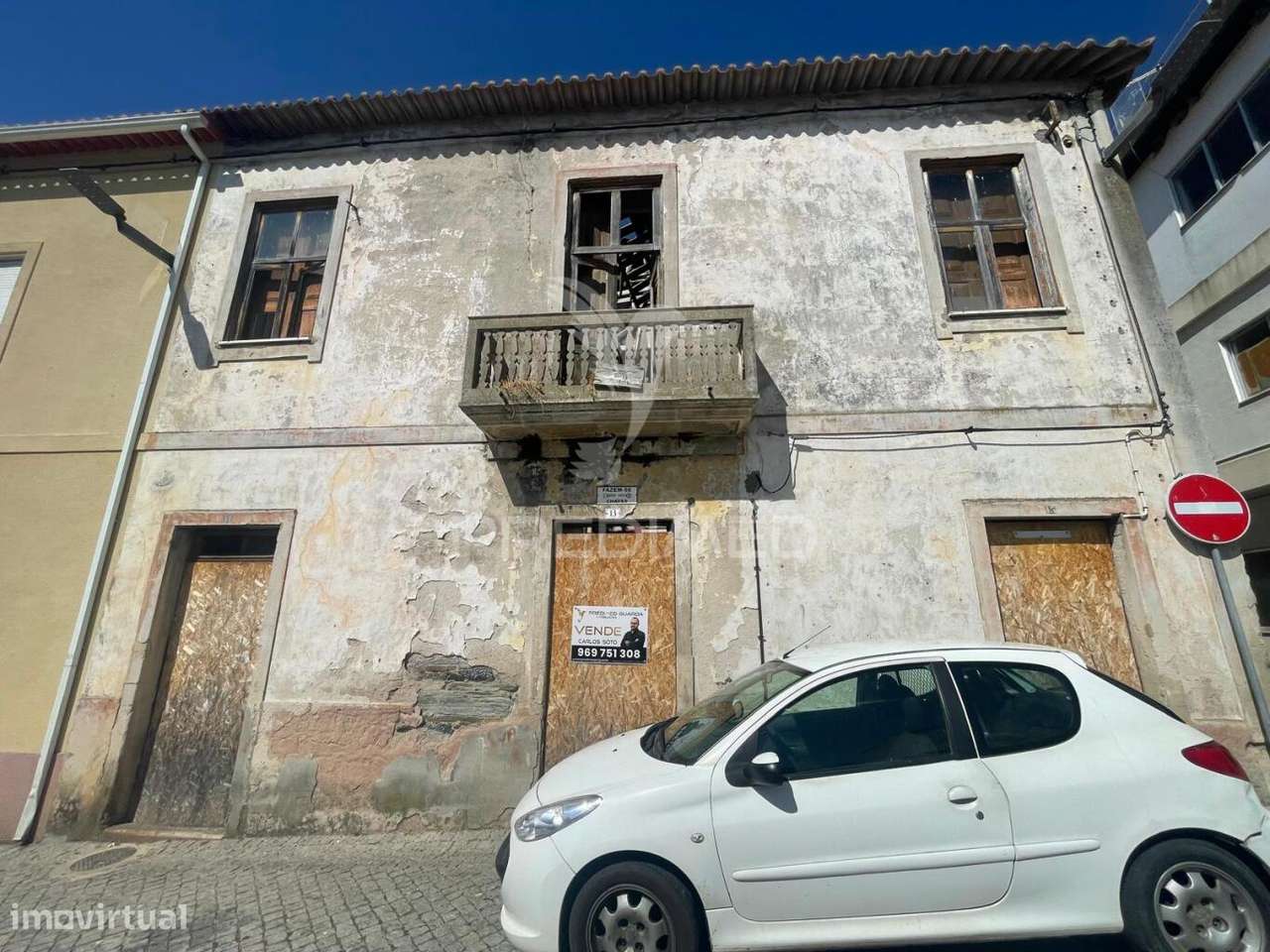 Moradia típica de xisto em Vila Nova de Foz Côa - Grande imagem: 2/2