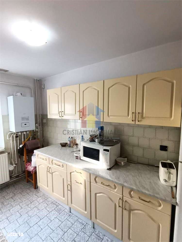 ETAJ  1, Ap 3 camere zona Garii, SPATIOS, 2 vederi, 2 balcoane - Imagine principală: 5/10