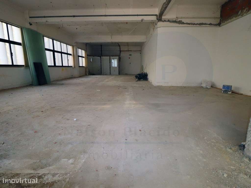 Escritórios, Co-Working ou Espaço de Múltiplas Utilizações com Esta...-21