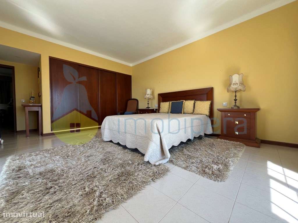SOBERBA MORADIA T6 COM CASA DE HOSPEDES EM ANEXO-54