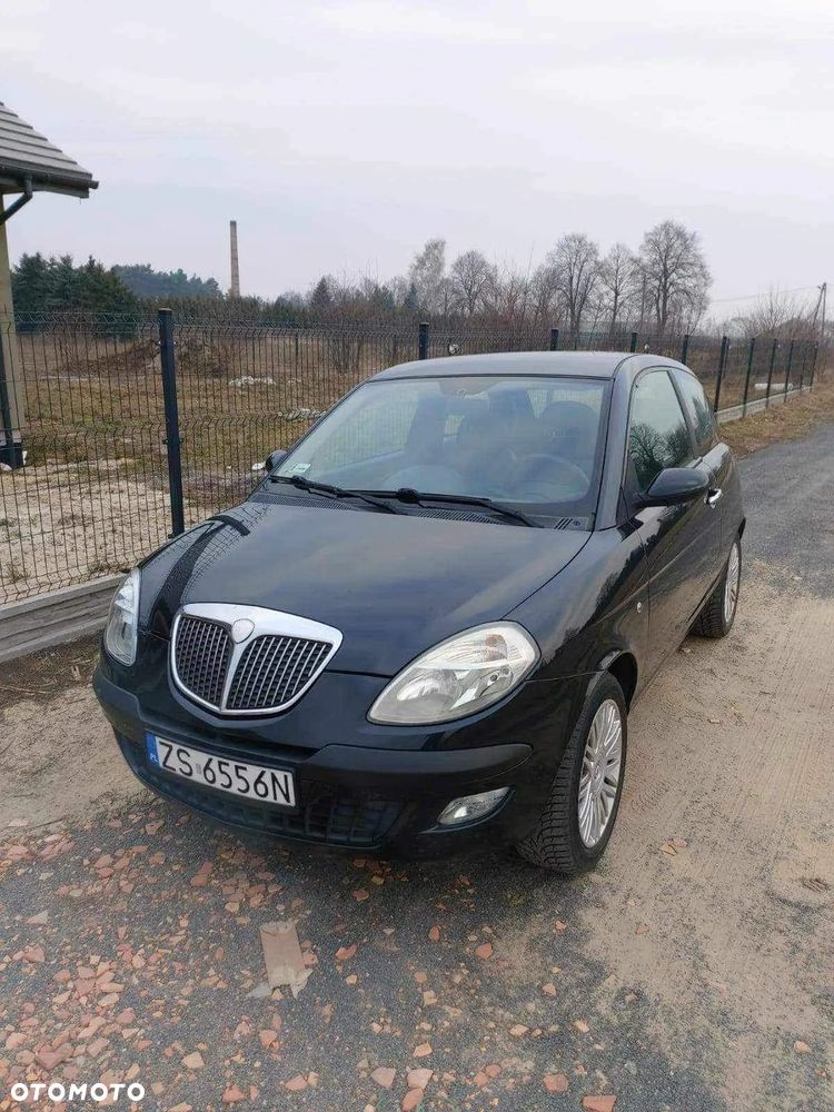 Lancia Ypsilon