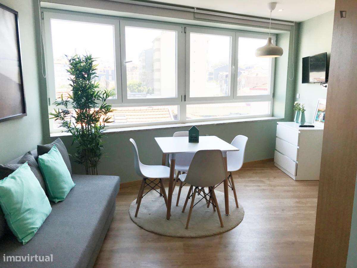 Estúdio - localizado em Cedofeita Porto - Grande imagem: 4/10