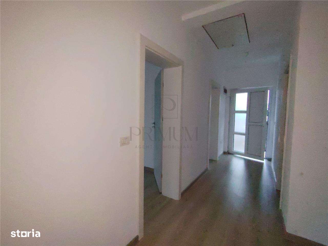 Duplex pe parter - asfalt - toate utilitatile. - Imagine principală: 5/14