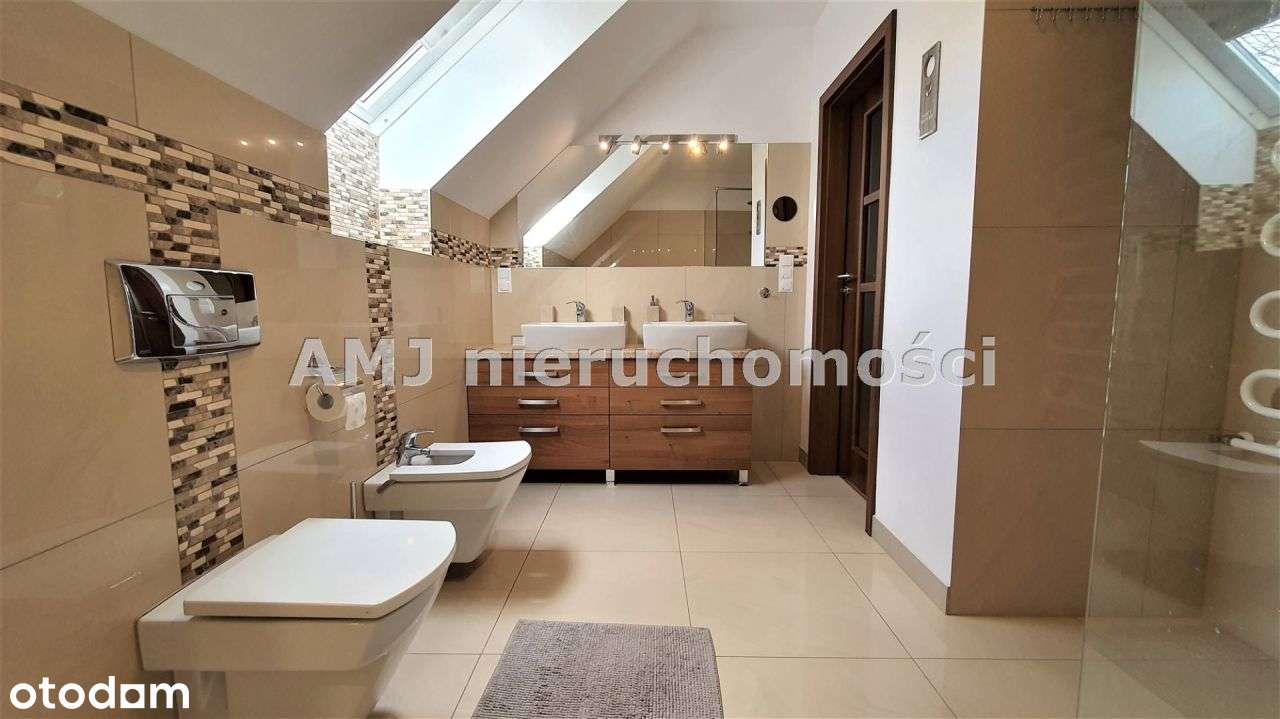 Funkcjonalny, wolnostojący dom w Milejowicach-13