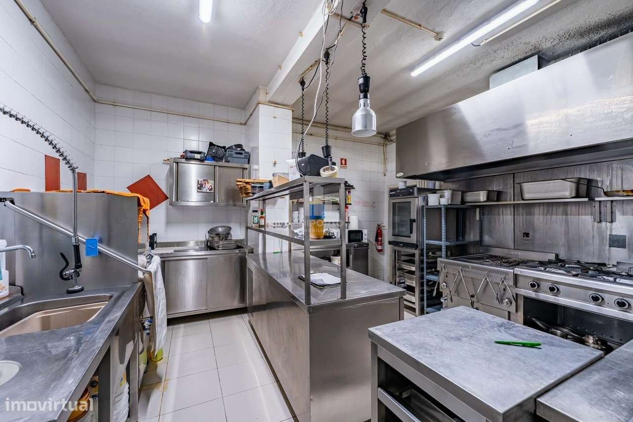 Restaurante /Bar para venda com 90 lugares sentados ao Gaia Shopping (-21