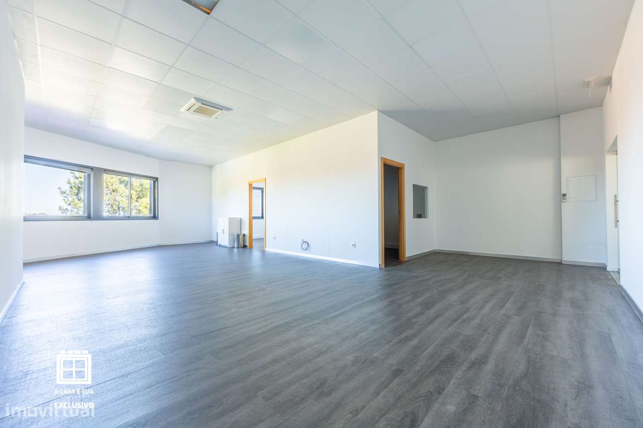 Armazém com 351 m2 na Z. I. de Fiães, S. M. Feira - Exclusivo - Grande imagem: 4/47