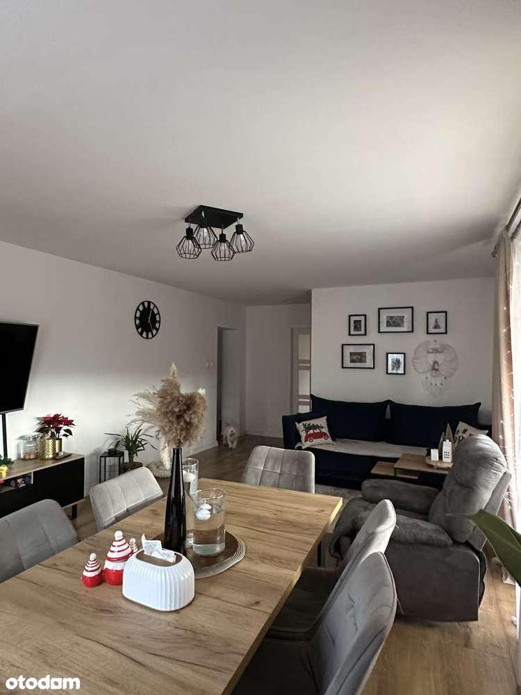 Przestronny dom z garażem w spokojnej okolicy - Pełny obrazek: 4/20