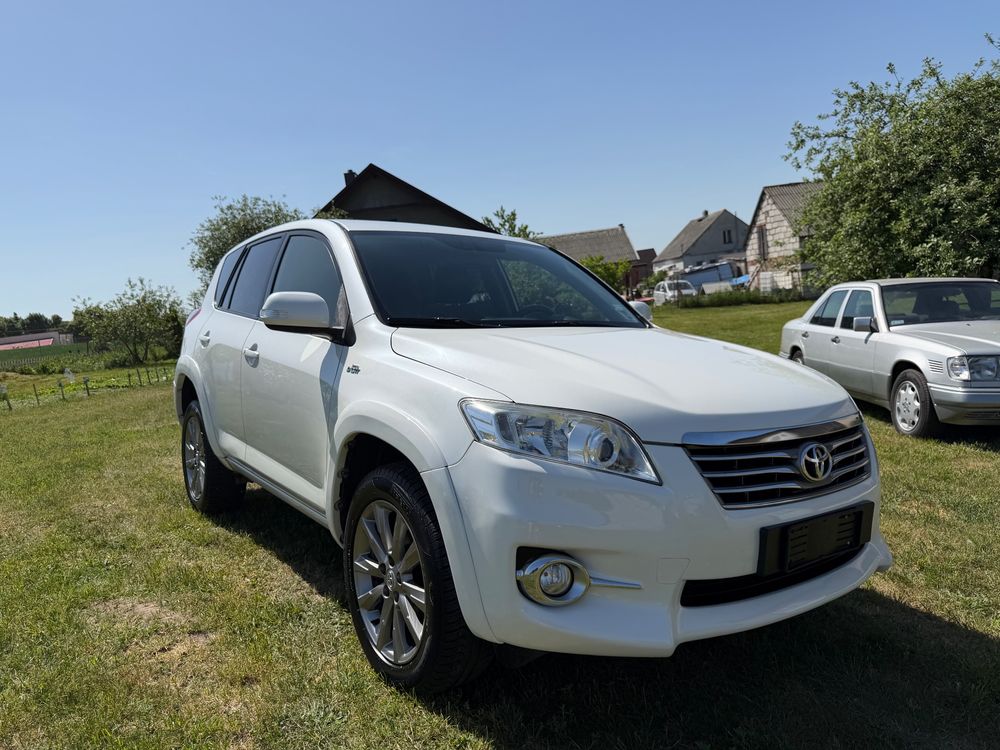 Toyota Rav4 III 2.2 D-4D 4x4 Executive 2012