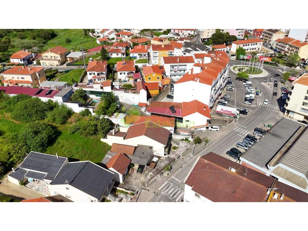 Moradia T3, com Terreno de 1080 m2, no Centro da Vila do Cadaval, c...-49