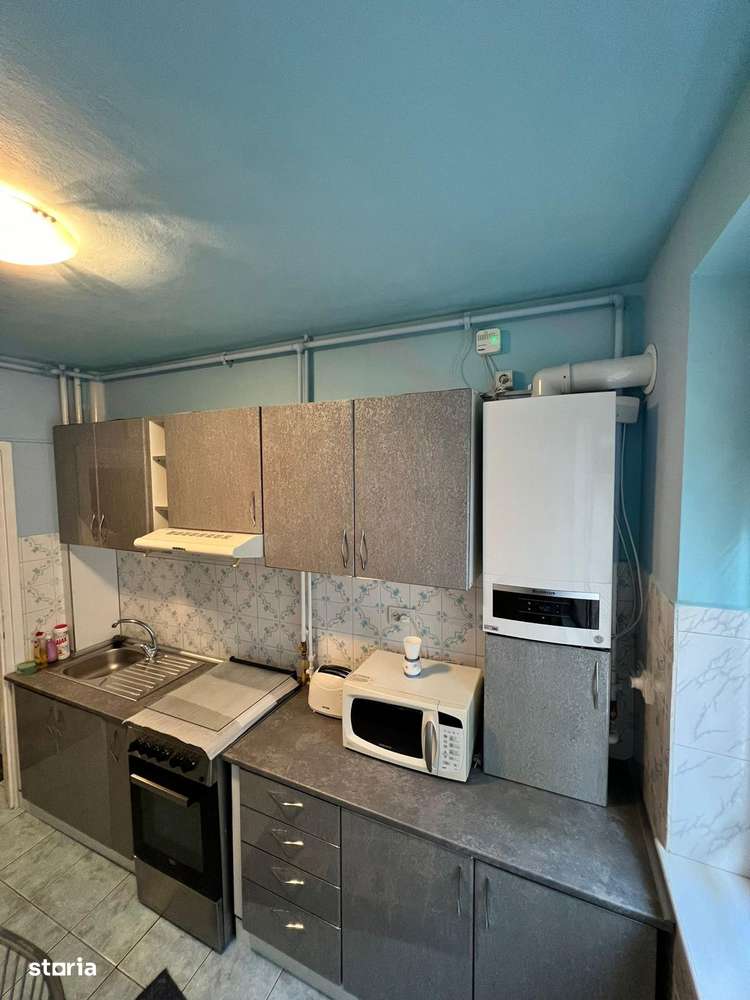 De închiriat 2 camere, Podgoria etaj 1, centrală proprie - Imagine principală: 1/9