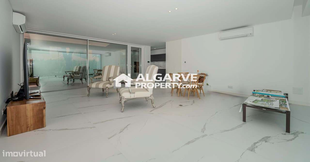 Extraordinária moradia recém-construída com 3 quartos e 4 casas de ban - Grande imagem: 4/29