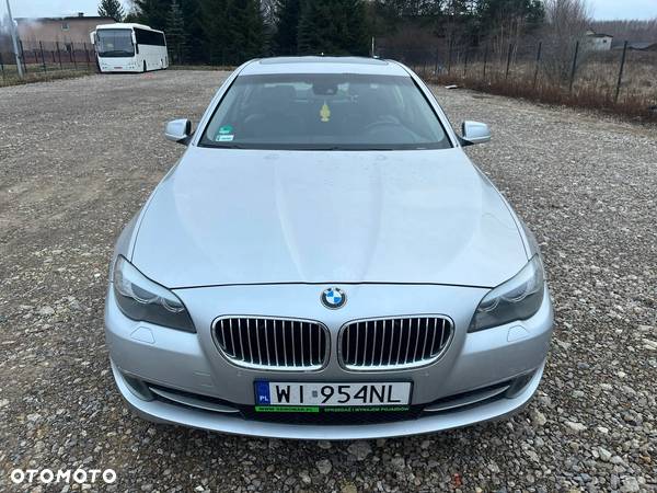 BMW Seria 5 525d Touring - 2