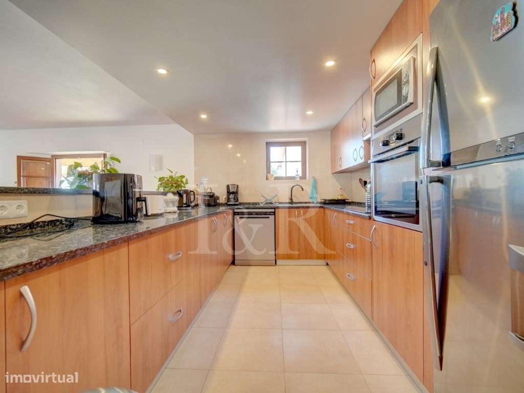 Moradia T2+3 com jardim e vista mar na Azóia, Sintra-10