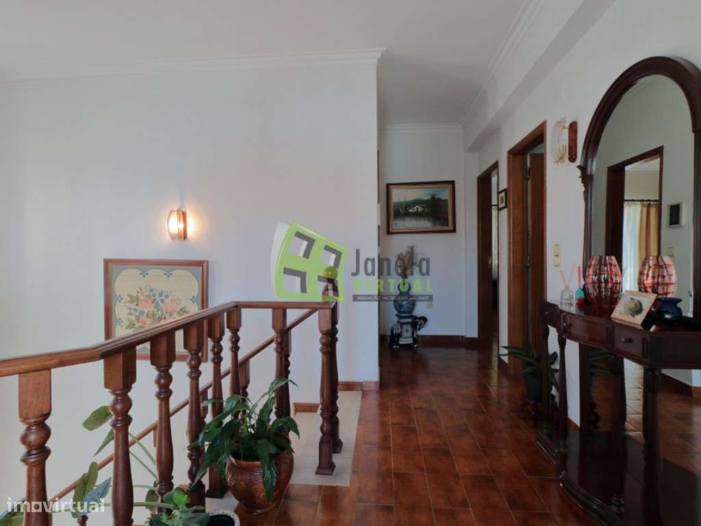 Moradia T4 com Quintal e Garagem - Quinta do Conde-18