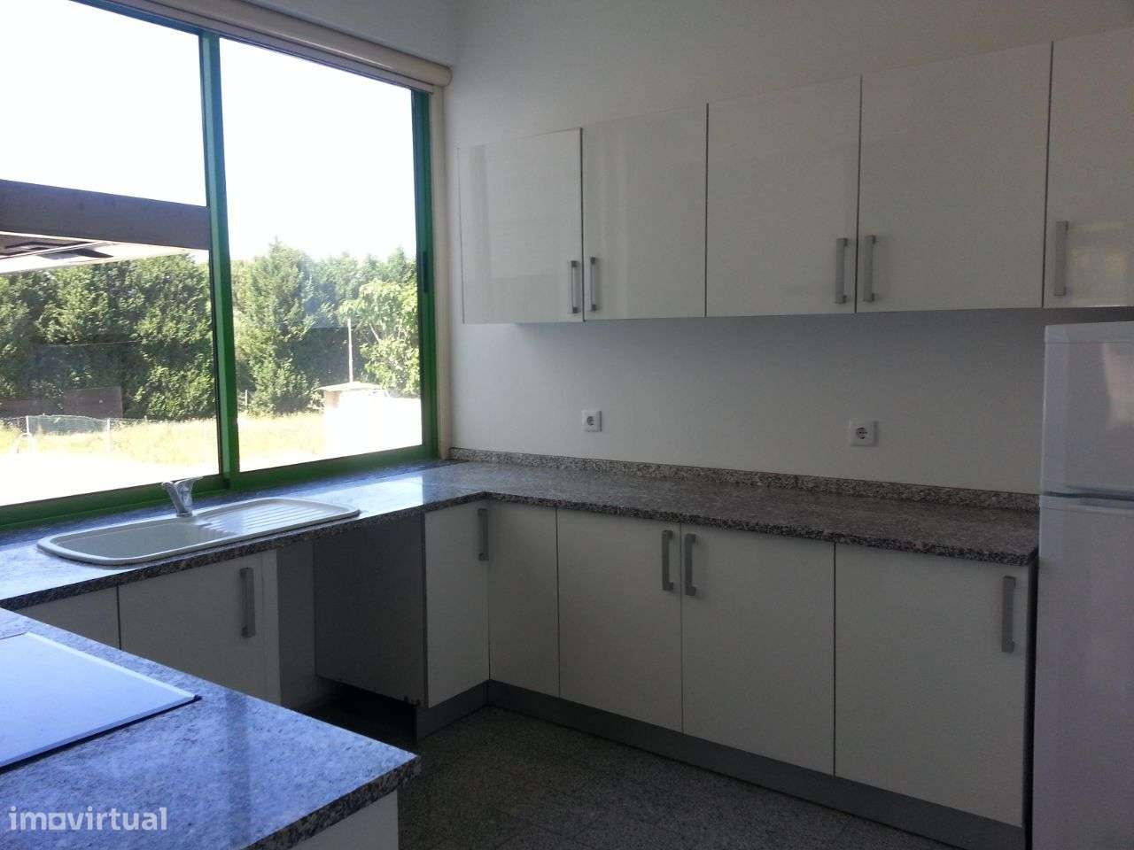 Alugo Apartamento T1 - Batalha - Grande imagem: 4/12