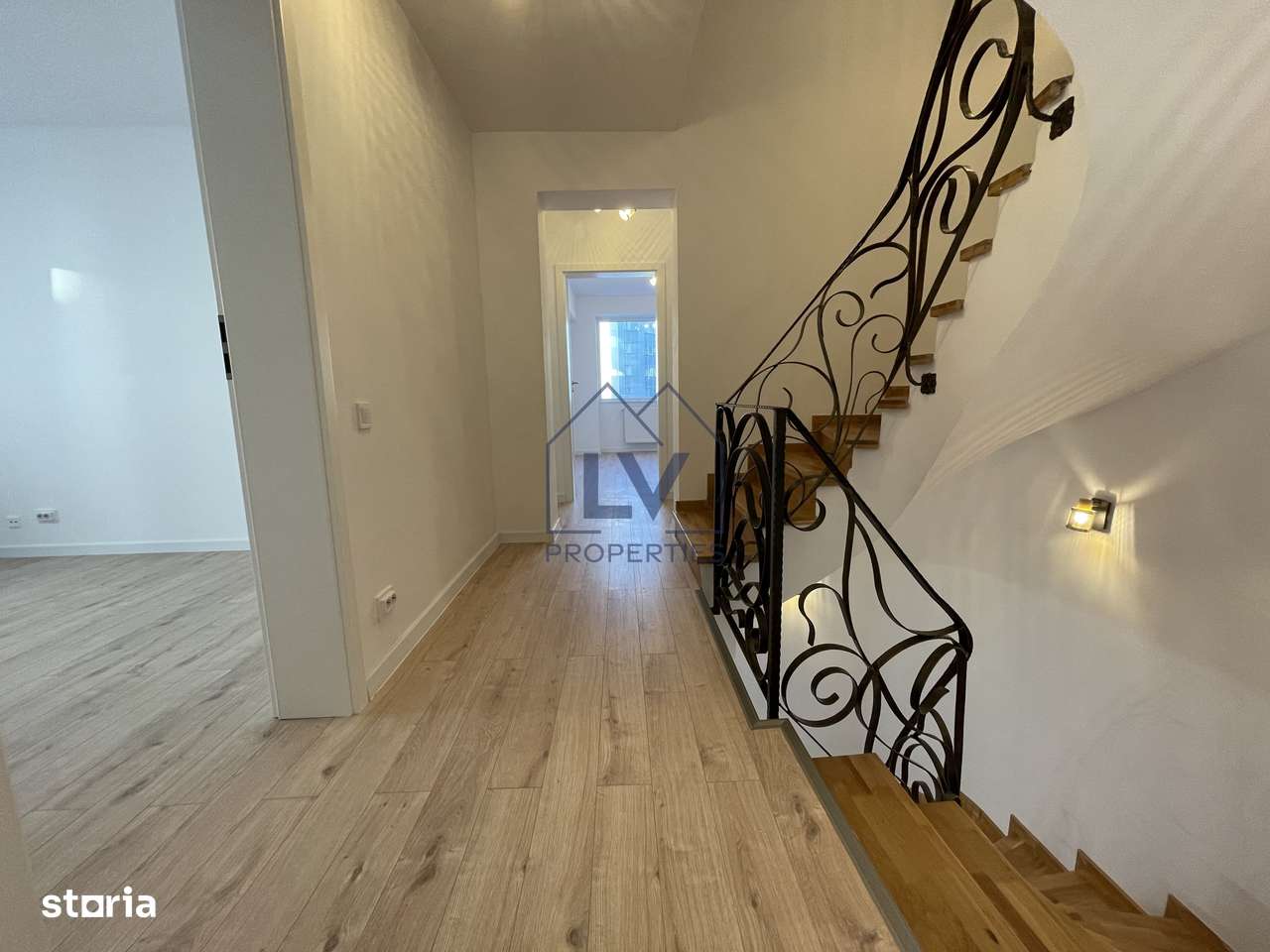 APARTAMENT UNIC | 7 CAMERE | TRIPLEX | PIATA VICTORIEI | COMISION 0 - Imagine principală: 1/12