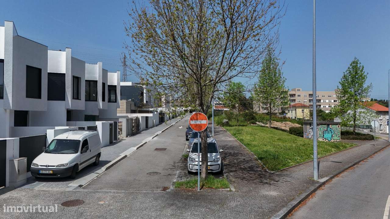 Lotes Moradias 2 e 3 Frentes, em Águas Santas, Prontos a Construir-21