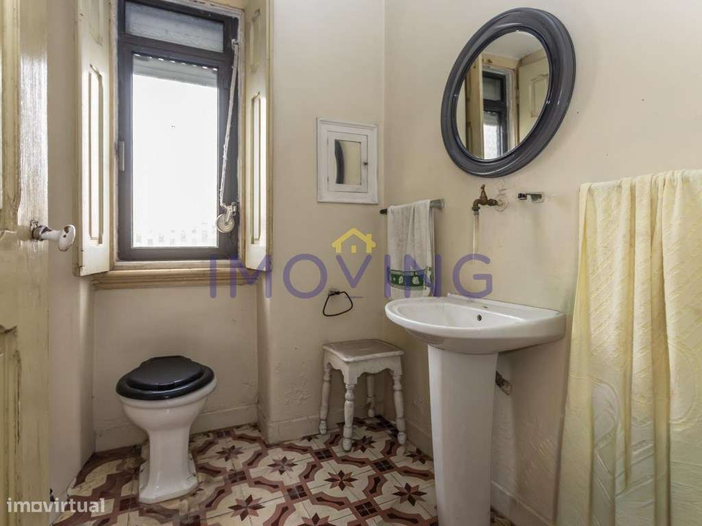 Prédio, moradia e garagens para Investimento-8