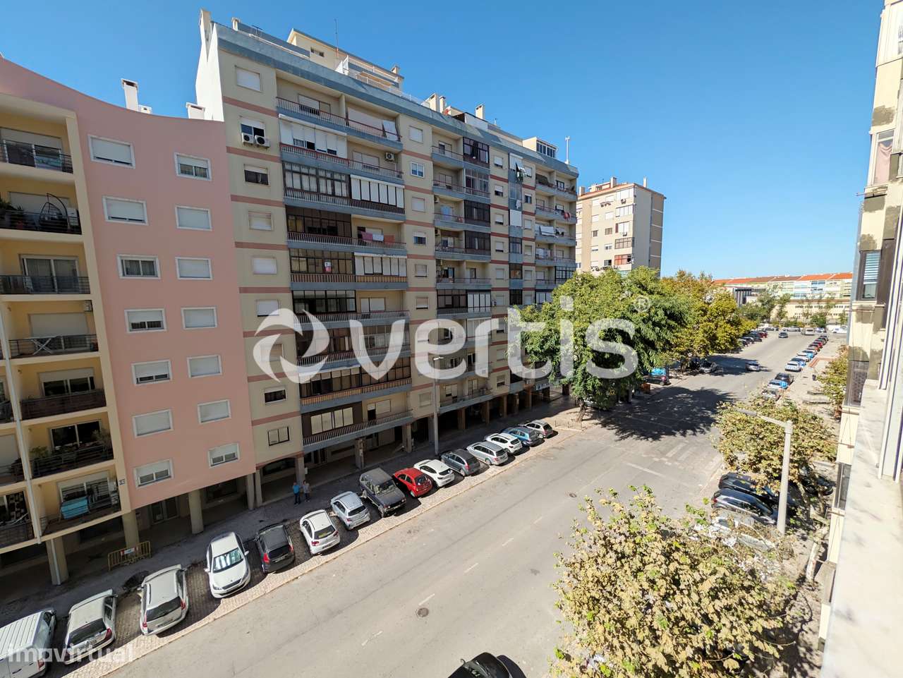 Apartamento T2 remodelado no centro do Barreiro-5