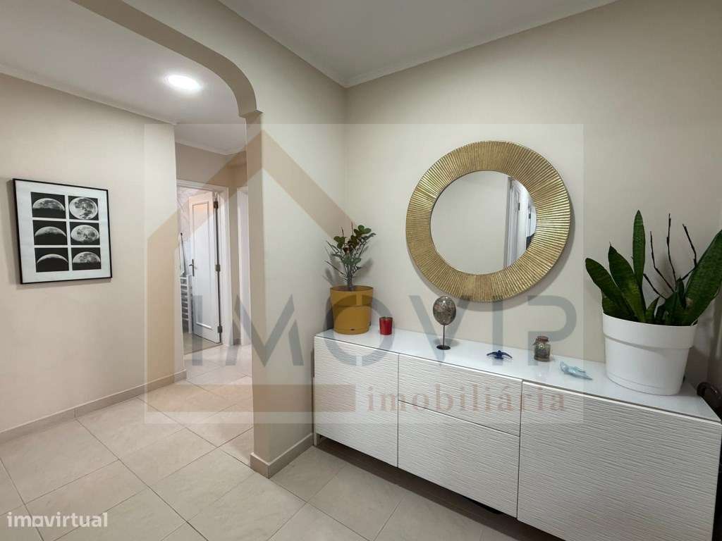 Apartamento T3 totalmente remodelado em zona nobre Setúbal-0