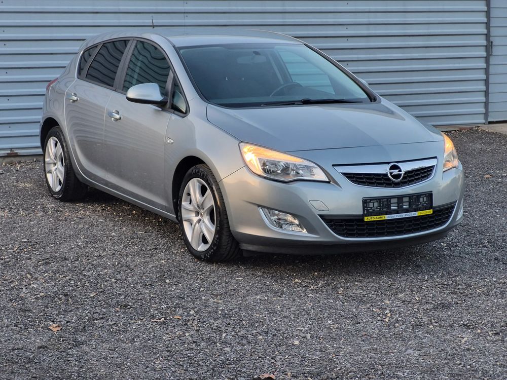 Opel Astra J 1.6 Edition 2010