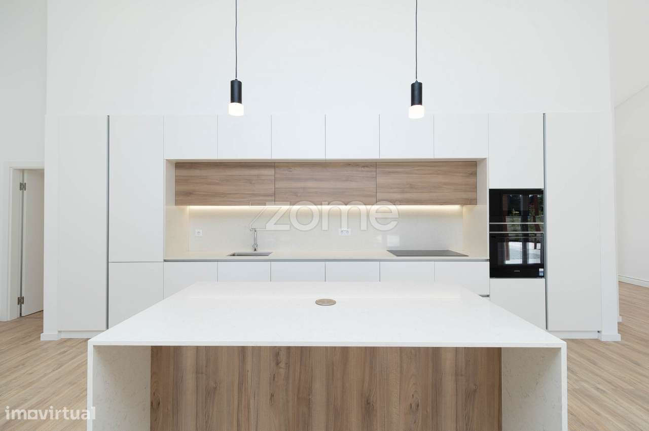 Moradia Térrea T4 com Piscina e Jardim em Sabugo - Sintra - Grande imagem: 1/36