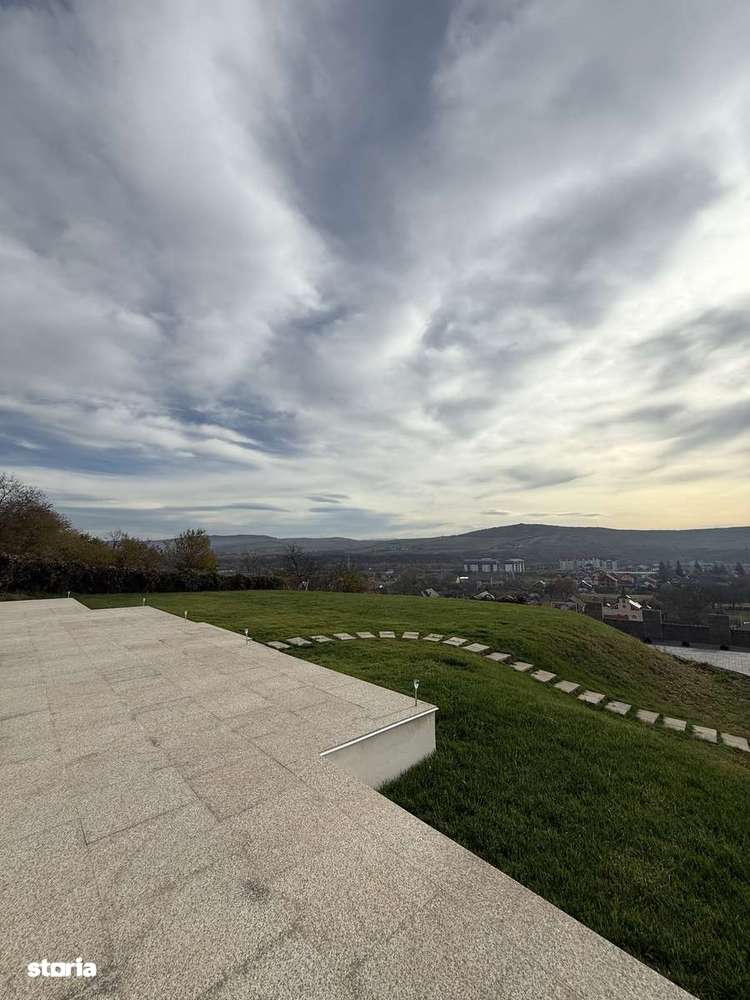 Casă modernă cu priveliște superbă, în mijlocul naturii , teren 21arii-4