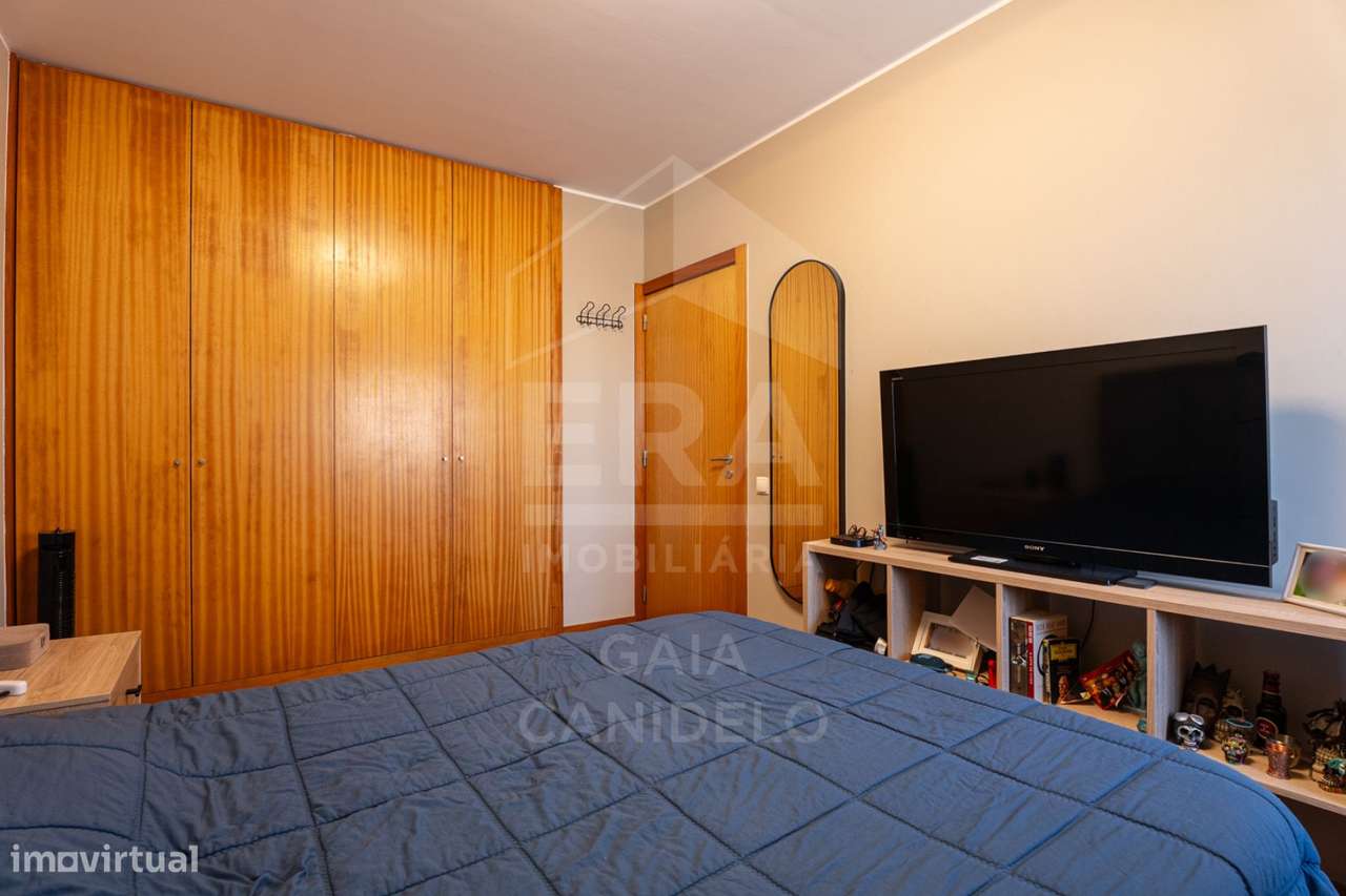 Moradia V4 Totalmente Remodelada a 1km da Praia-22