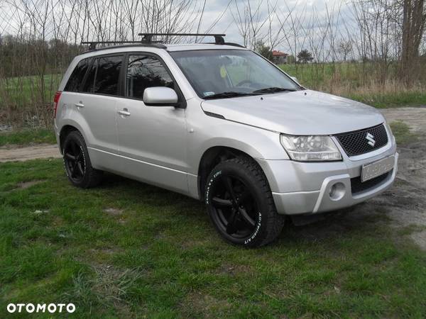 Suzuki Grand Vitara 2.0 - 26