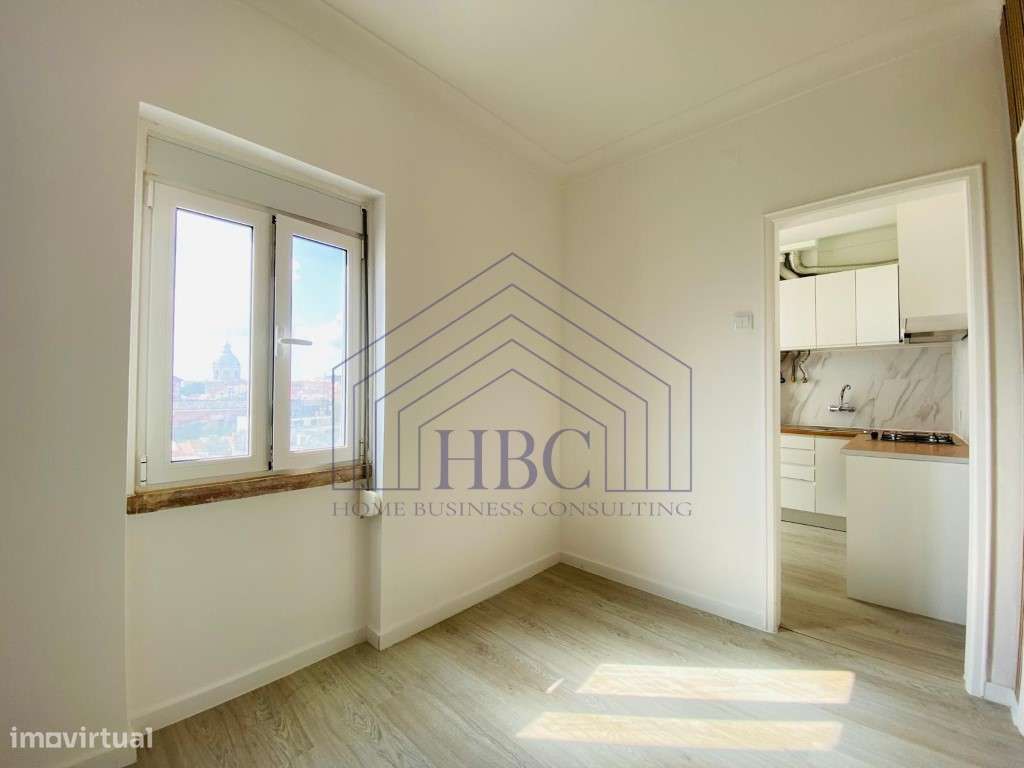 Apartamento T2 Transformado num Excelente T1 Remodelado com Vista R...-8