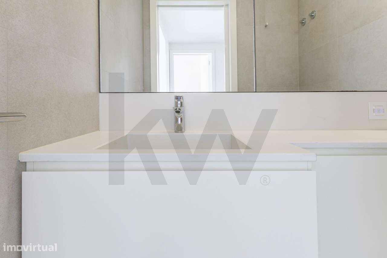 Entre serra e mar | Duplex T4 com terraços | Praia das Maçãs-31