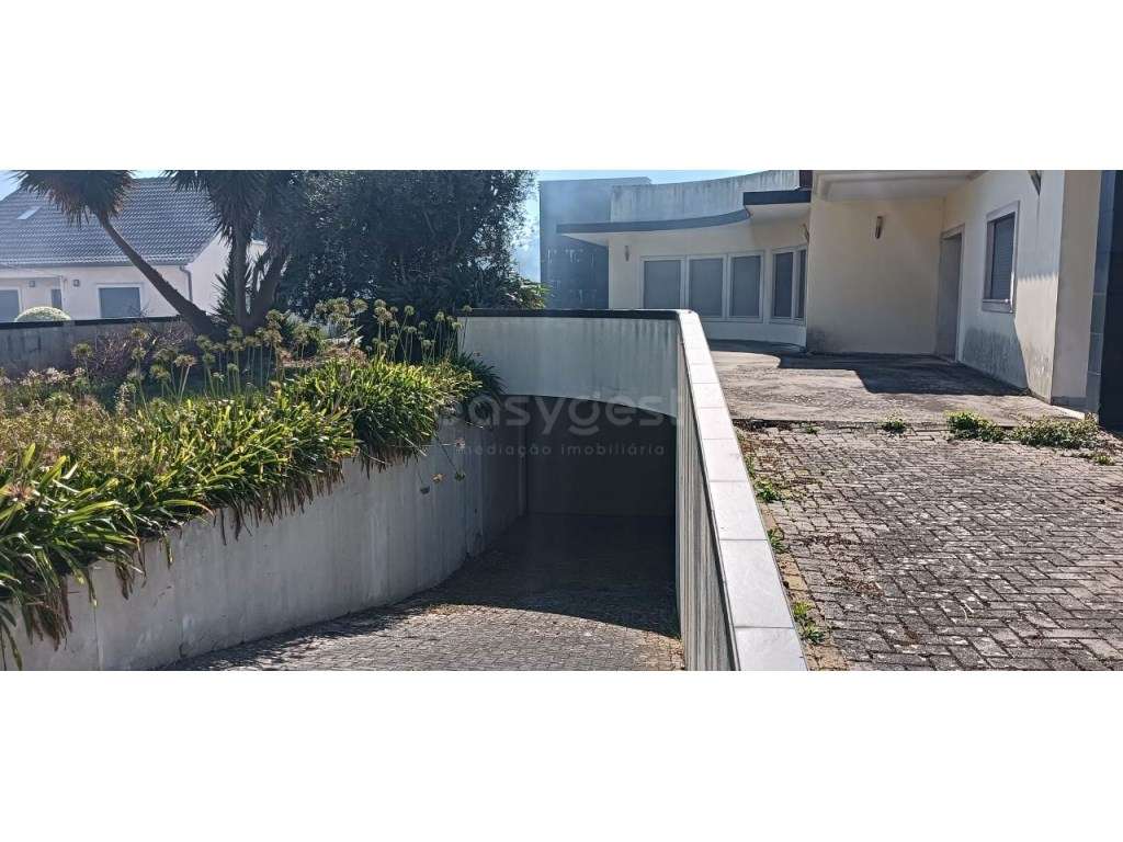 Moradia T5 num lote de terreno com mais de 1500m² em Pombal - Grande imagem: 4/31