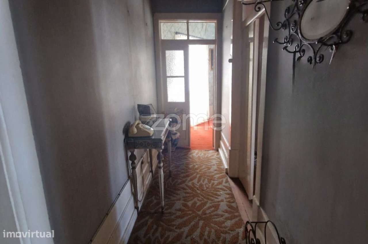 Moradia em Pedra com Potencial no Coração de Vila Nova de Tazem - Grande imagem: 4/20