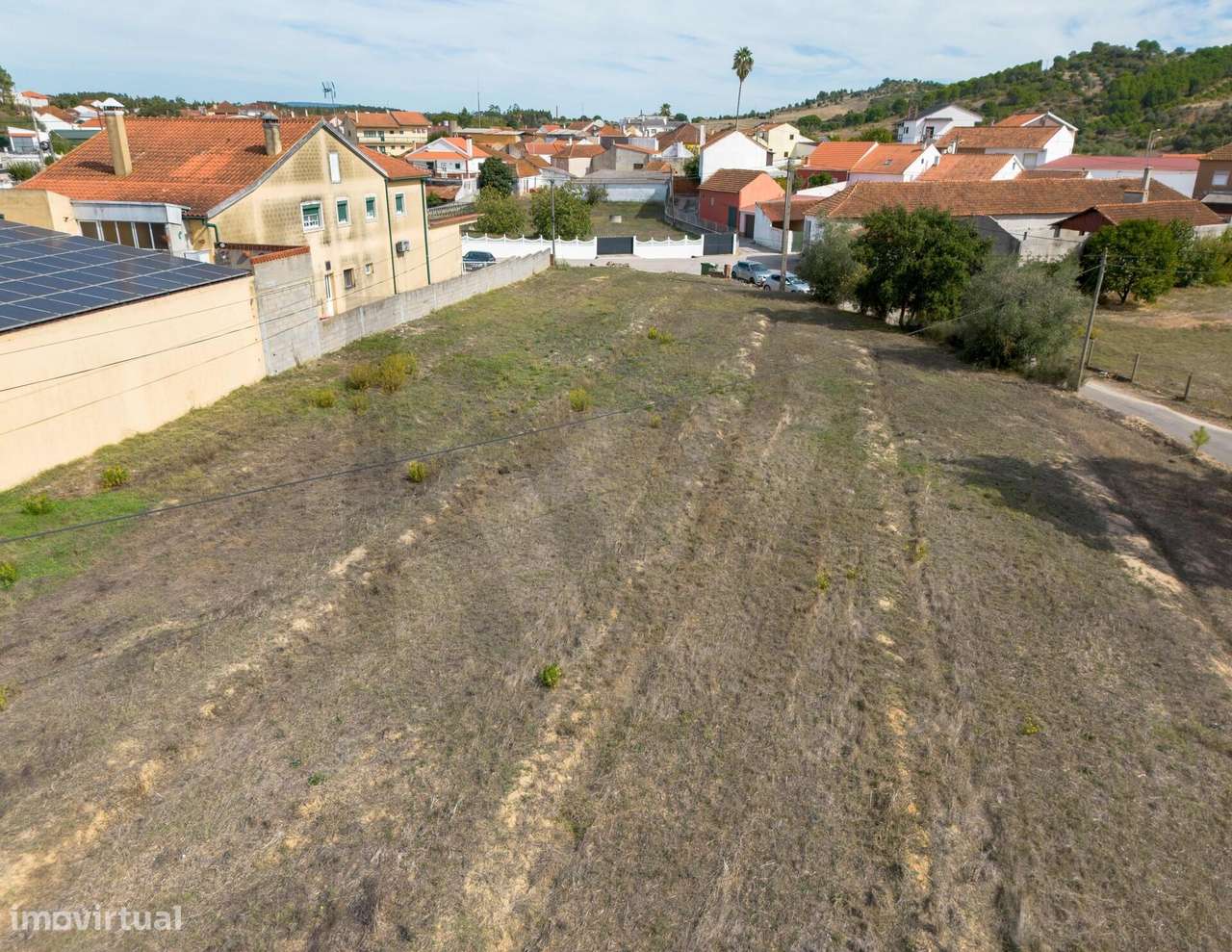 Terreno com projeto aprovado para moradia e anexos com piscina de arei-9