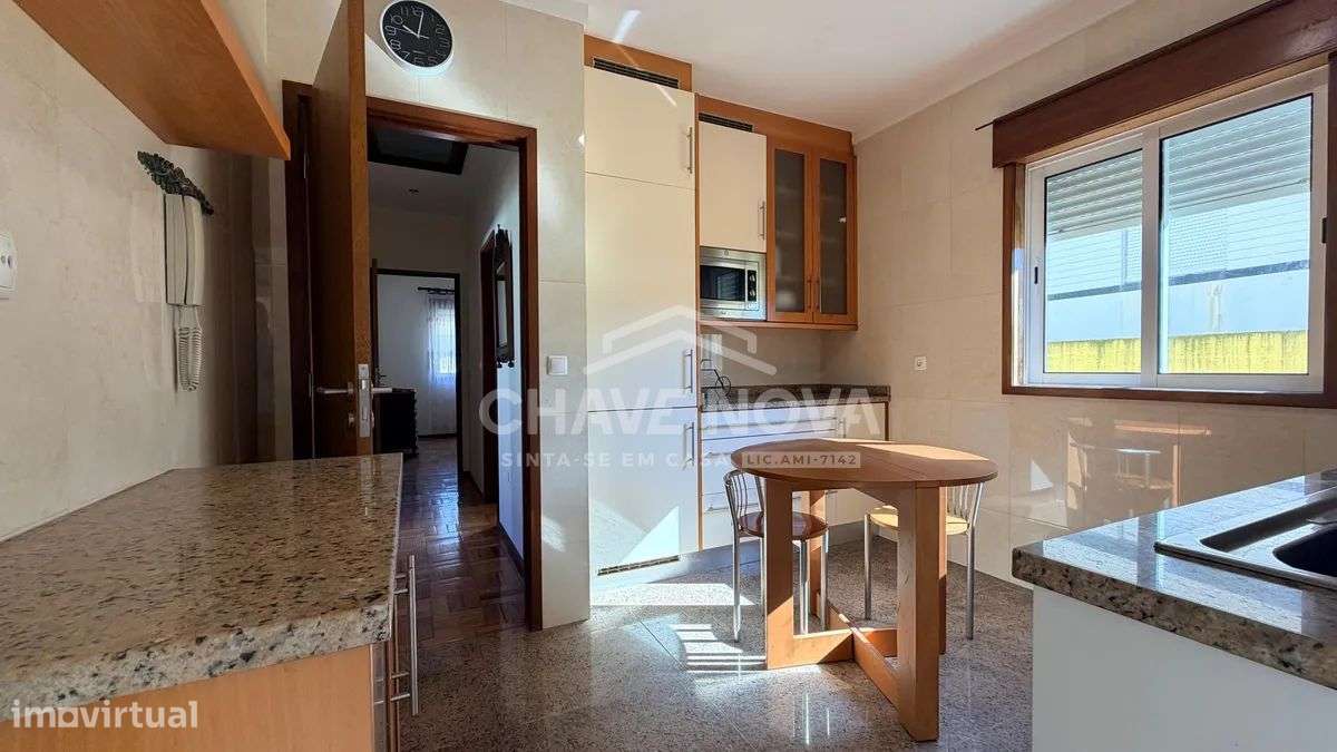 Moradia Terrea Isolada T2 em Serzedo (Vila Nova de Gaia) - Grande imagem: 5/45