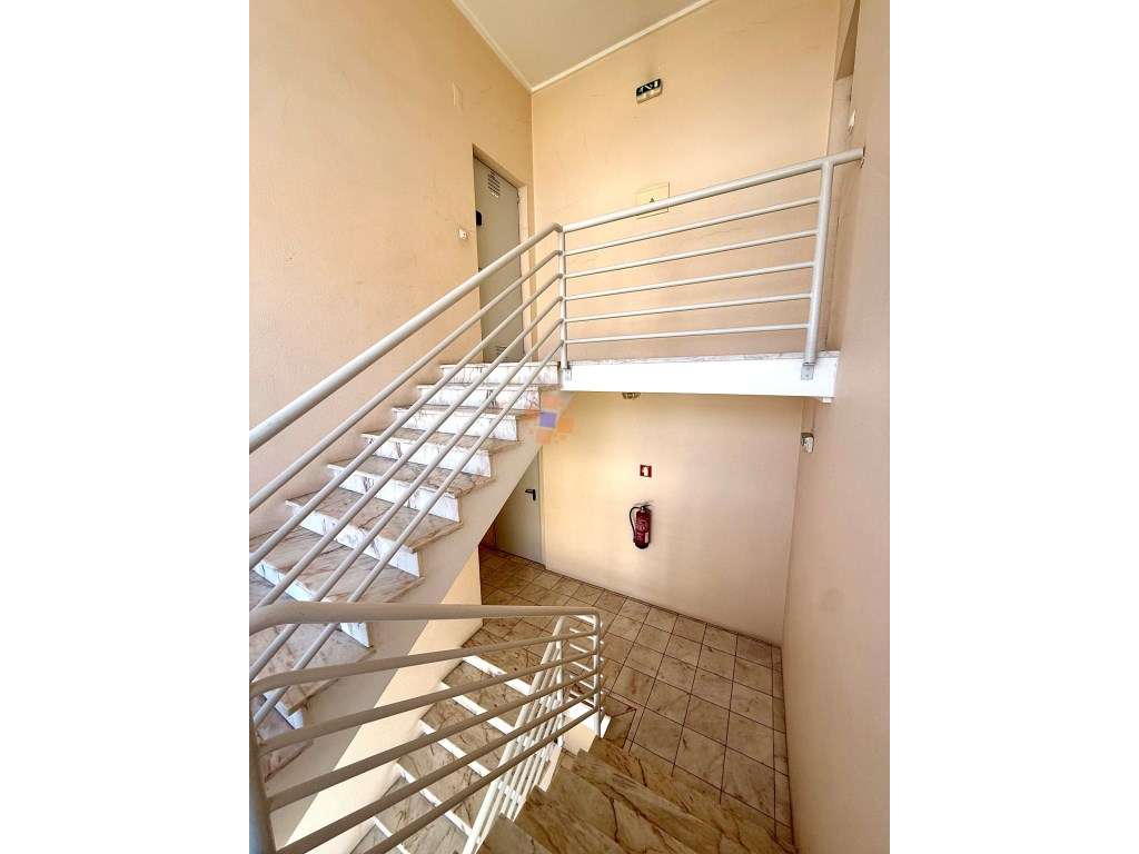 Excelente T3 c/Box fechada e arrecadação no coração do Feijó | Área...-29