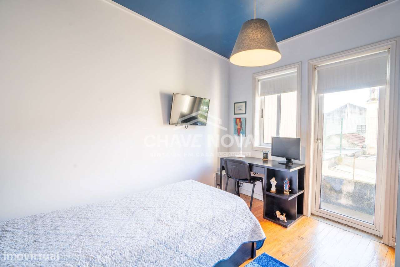 Moradia Bi-Familiar T4 + T2 com Potencial de Rendimento em Ramalde ...-4