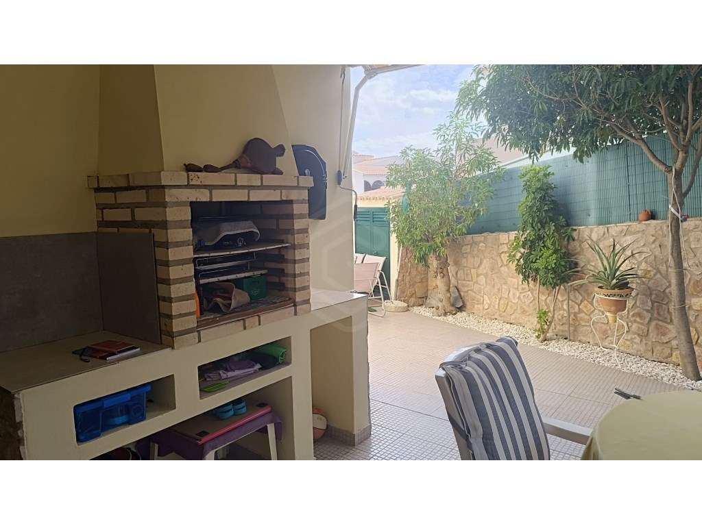 Moradia V4 com Garagem para 4 Carros, Goncinha, Loulé, Algarve-26
