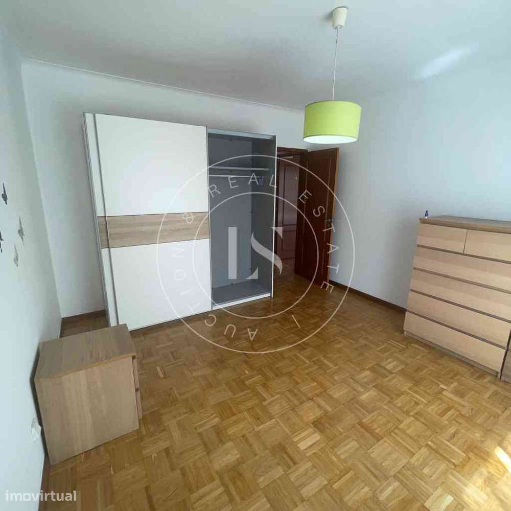 Apartamento T2 com Garagem e Arrumos | Urb. dos Altos | Cidade da Maia-23