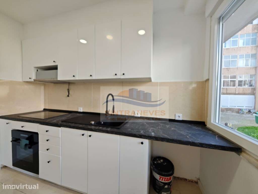 Excelente T3 renovado e pronto a habitar na Amadora - Grande imagem: 3/16