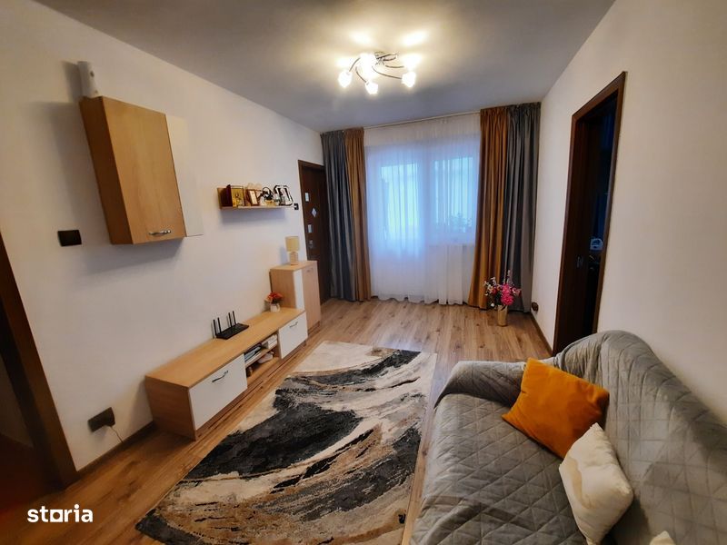 Vând Apartament 3 camere CF 2 semidecomandat.