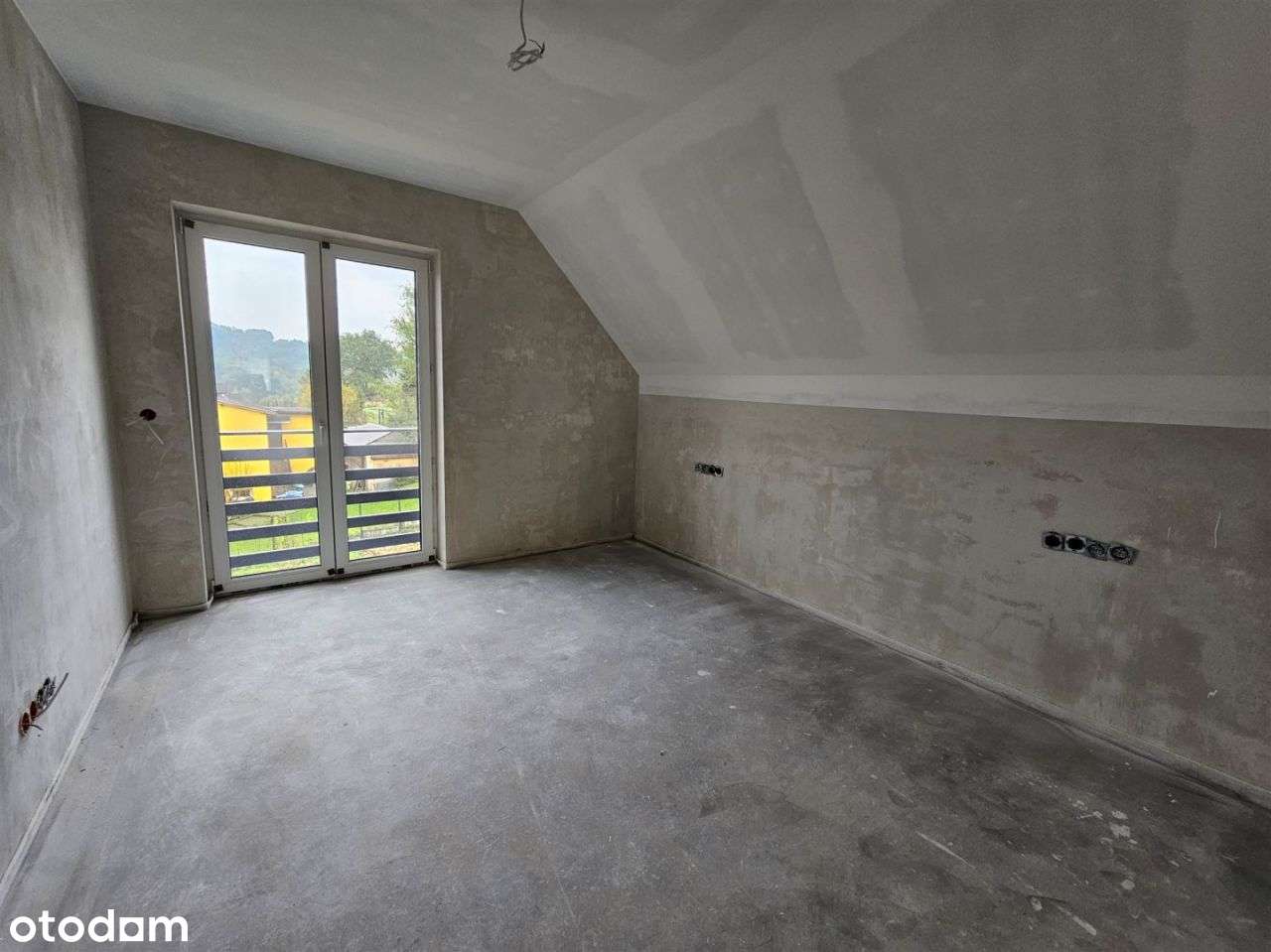 Gotowy solidnie wybudowany, podpiwniczony, Piękny-8