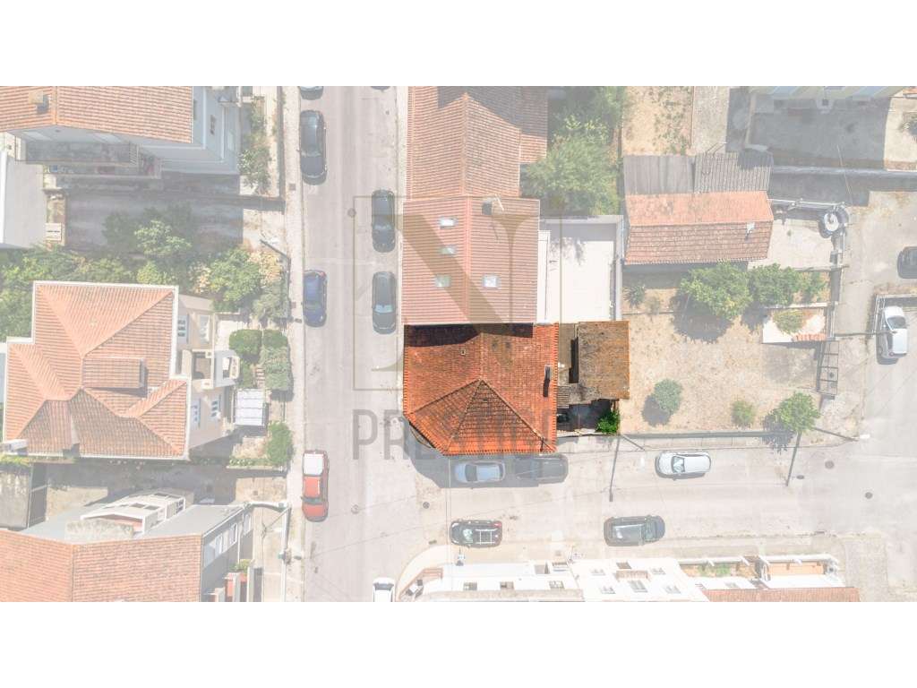 Prédio no Bairro Norton de Matos-45