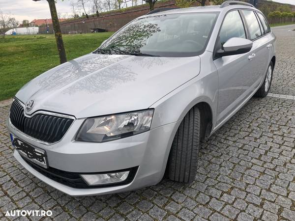 Skoda Octavia Combi 1.6 TDI Ambiente - 8