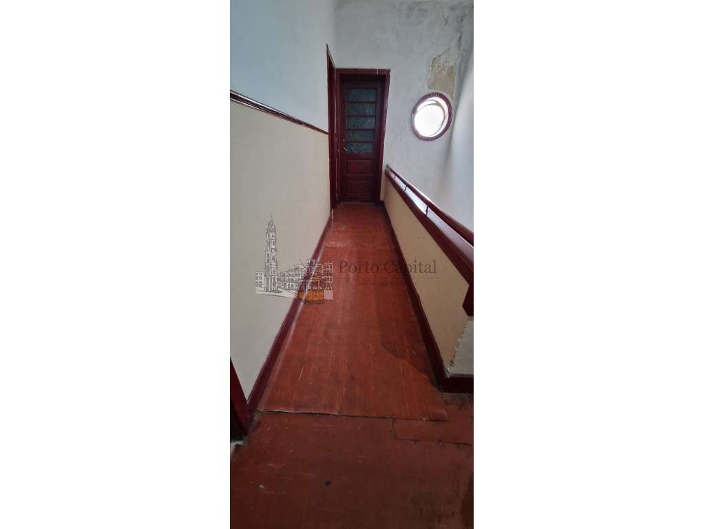 Excelente prédio para venda em paranhos com tipologia t6 com uma ar... - Grande imagem: 5/20